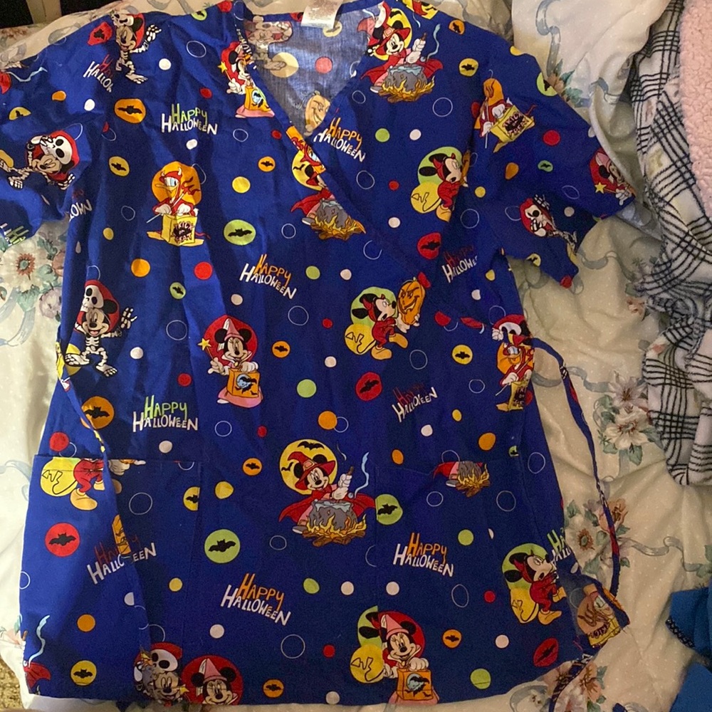 Scrub top